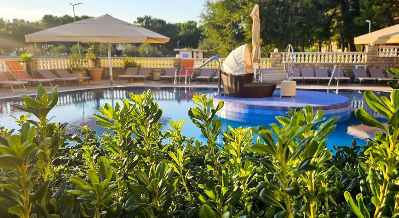 Hotel Miramare Vodice Exterior photo