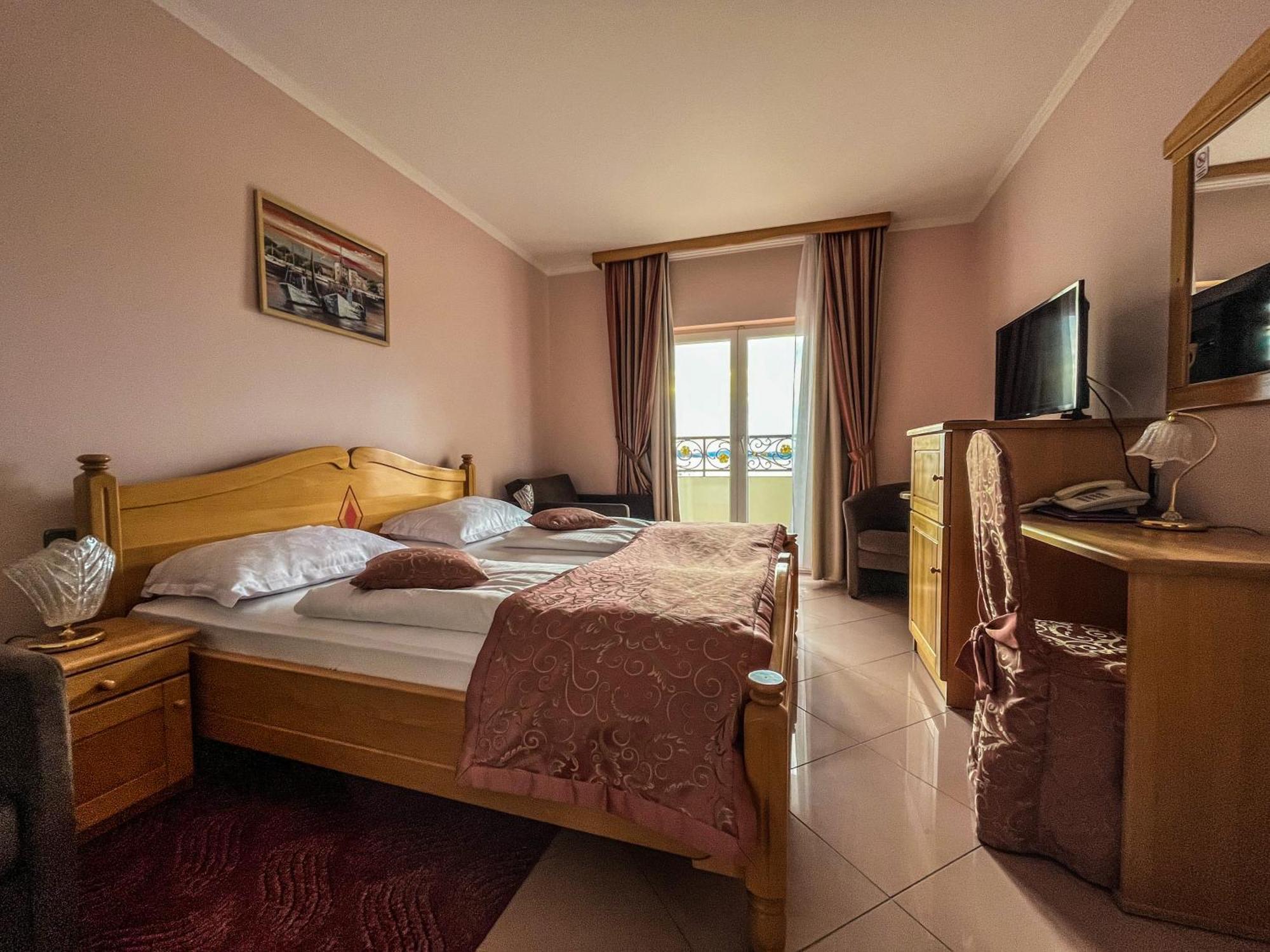 Hotel Miramare Vodice Exterior photo