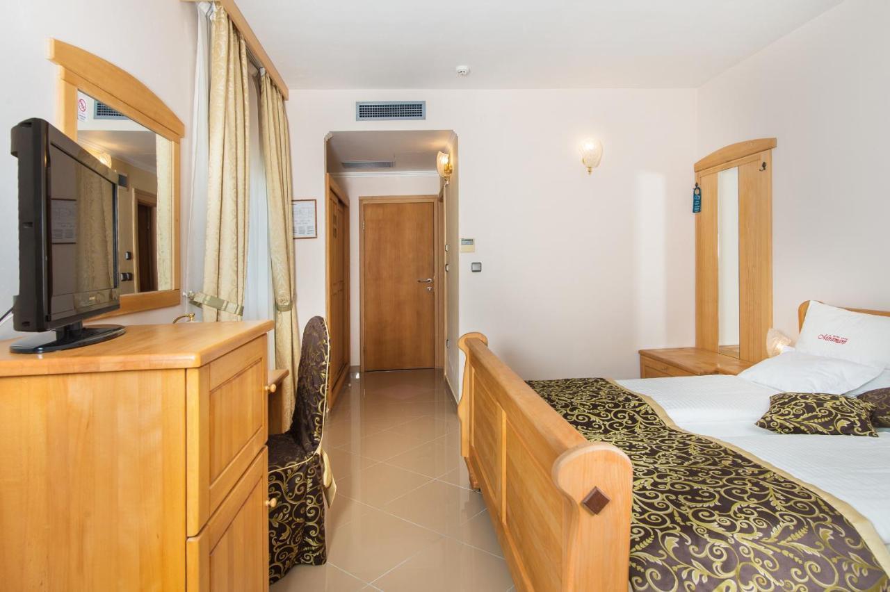 Hotel Miramare Vodice Exterior photo