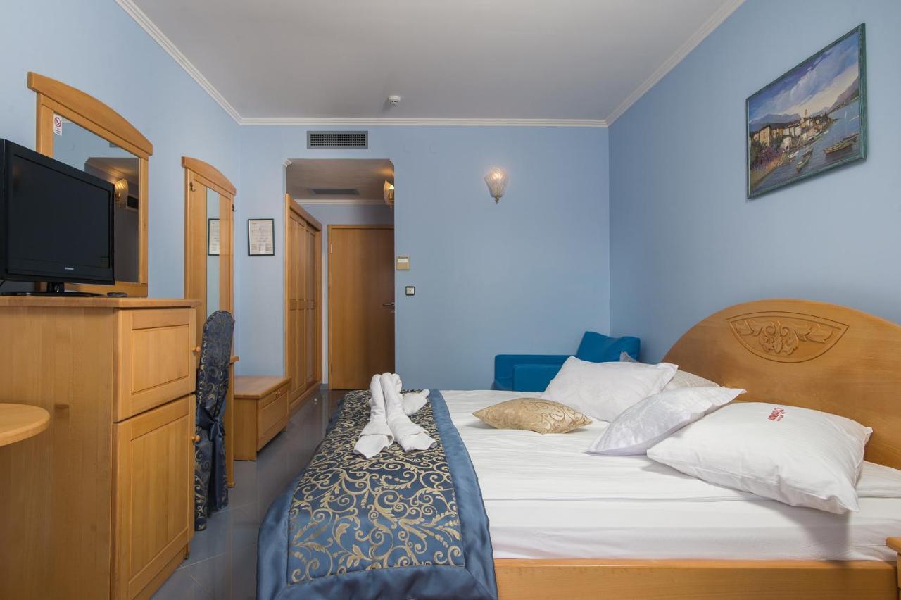 Hotel Miramare Vodice Exterior photo