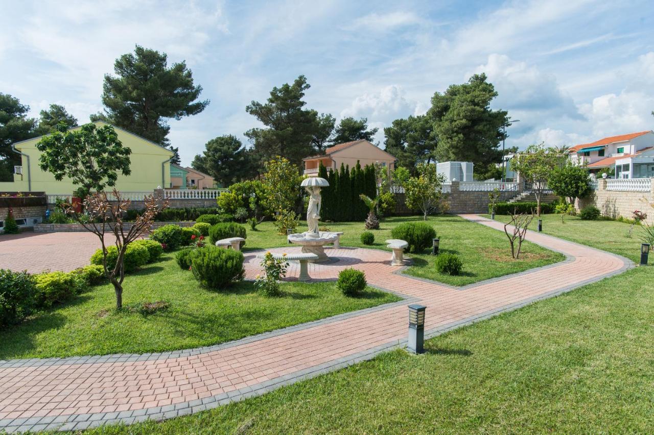 Hotel Miramare Vodice Exterior photo